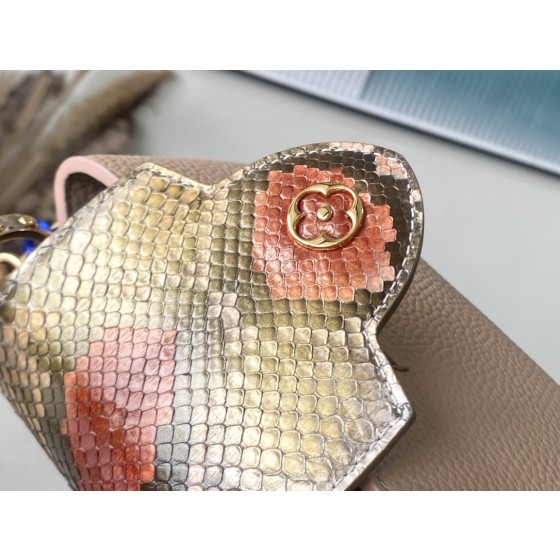 𝐋𝐎𝐔𝐈𝐒𝐕𝐔𝐈𝐓𝐓𝐎𝐍 N80931 Curry Python Skin Mini This Capuchines mini handbag